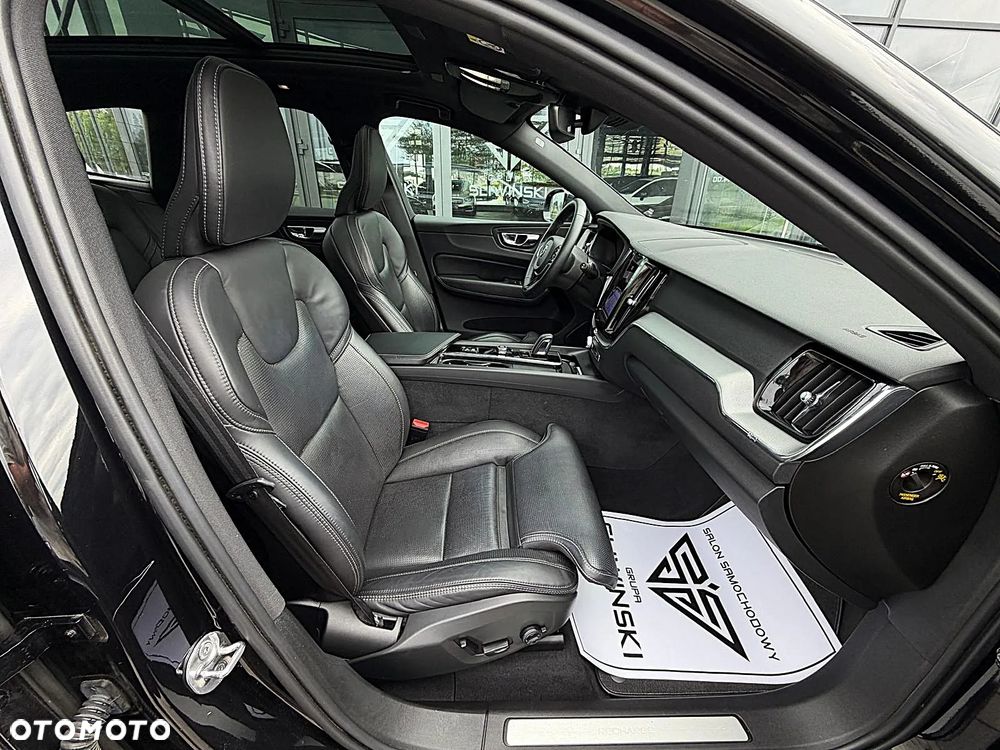 Volvo XC 60 T6 AWD Recharge Plus Black Edition - 18