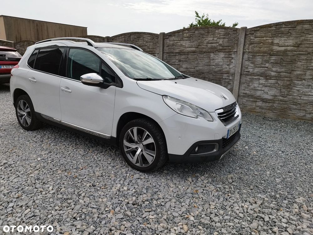 Peugeot 2008 1.6 BlueHDi Allure S&S - 10