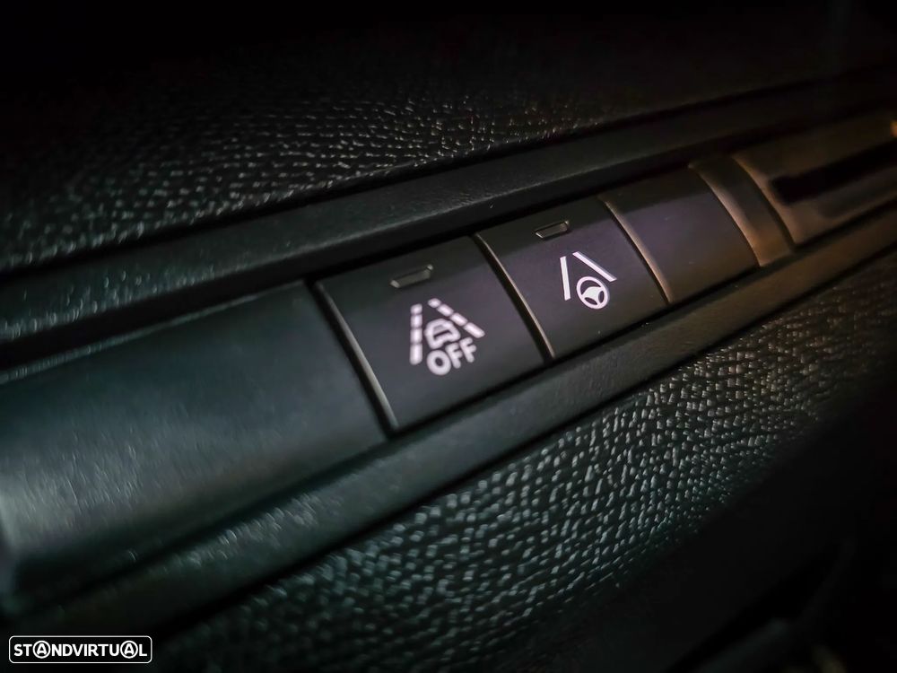 Peugeot 3008 1.2 PureTech GT Line EAT8 - 43