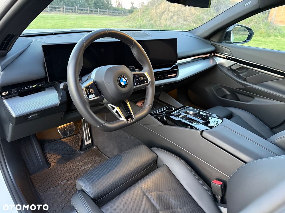 BMW Seria 5 520d - 24