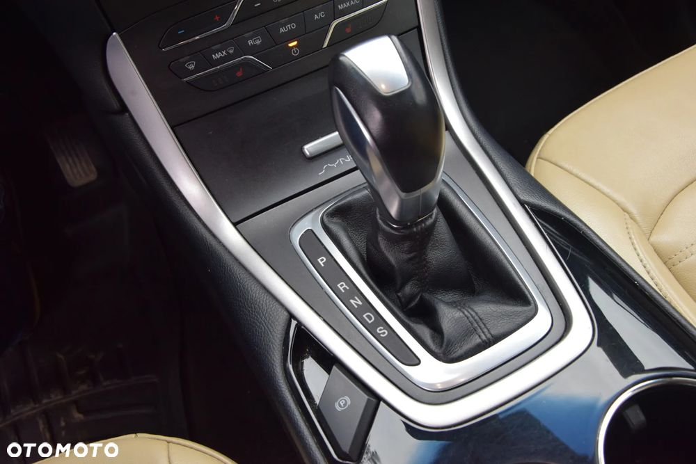 Ford Edge 2.0 EcoBlue Twin-Turbo 4WD Titanium - 18
