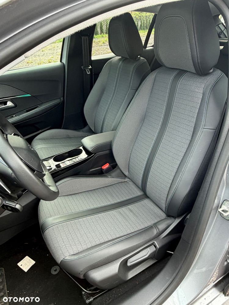 Peugeot 208 - 14