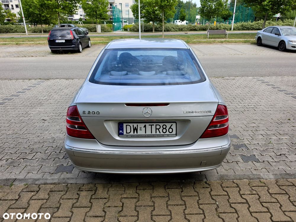 Mercedes-Benz Klasa E 200 Kompressor Avantgarde - 17