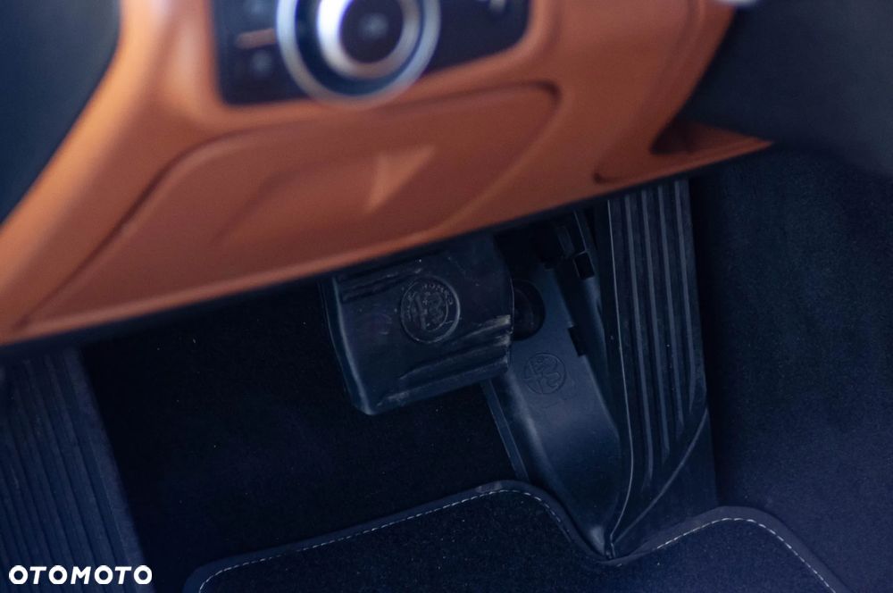Alfa Romeo Giulia 2.0 Turbo 16V AT8-Q4 Ti - 15