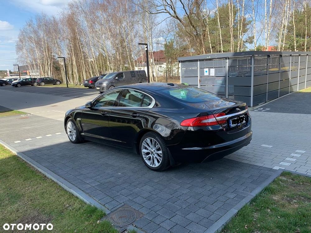 Jaguar XF 2.2 D Luxury - 4