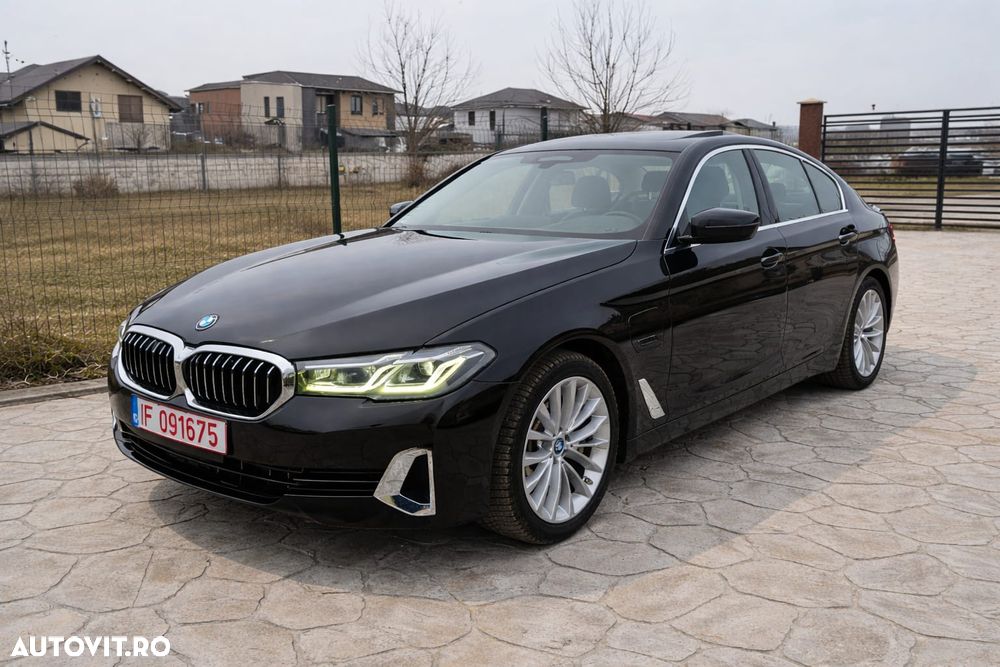 BMW Seria 5 530e Aut. Luxury Line - 1