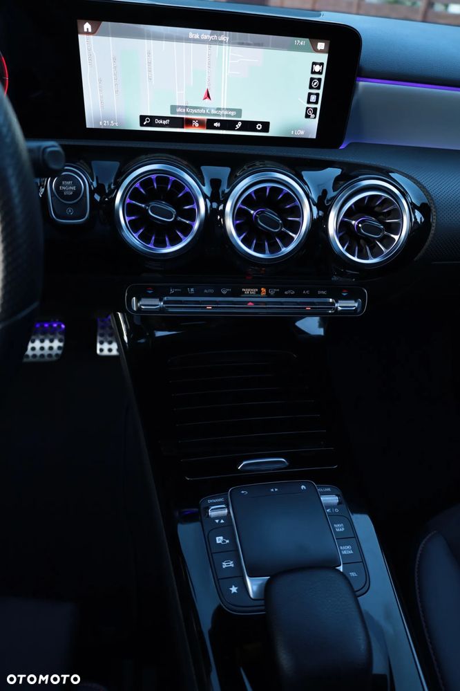 Mercedes-Benz Klasa A 200 AMG Line 7G-DCT - 28
