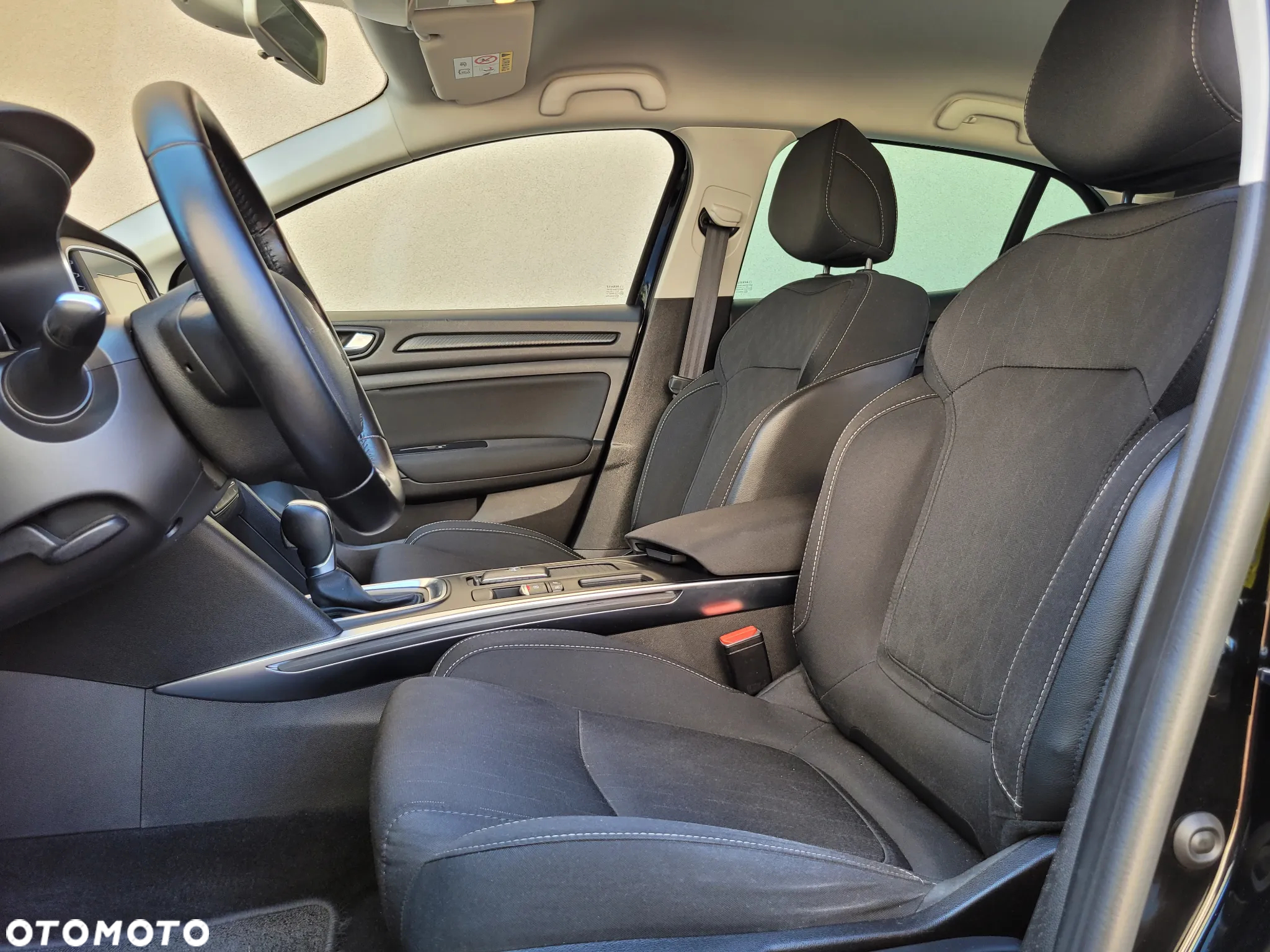 Renault Megane ENERGY TCe 140 EDC LIMITED - 13