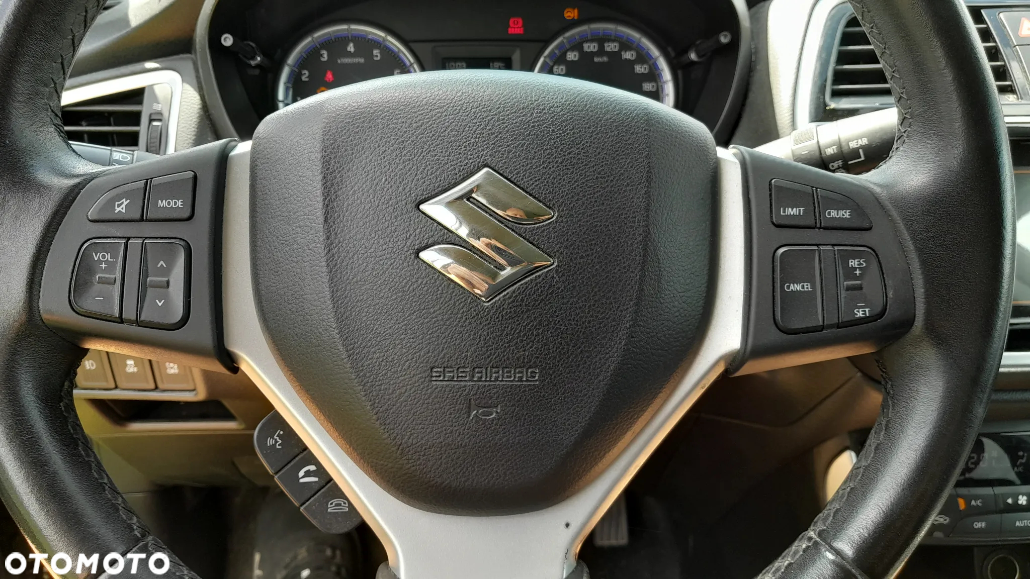 Suzuki SX4 S-Cross 1.0 T Comfort - 10