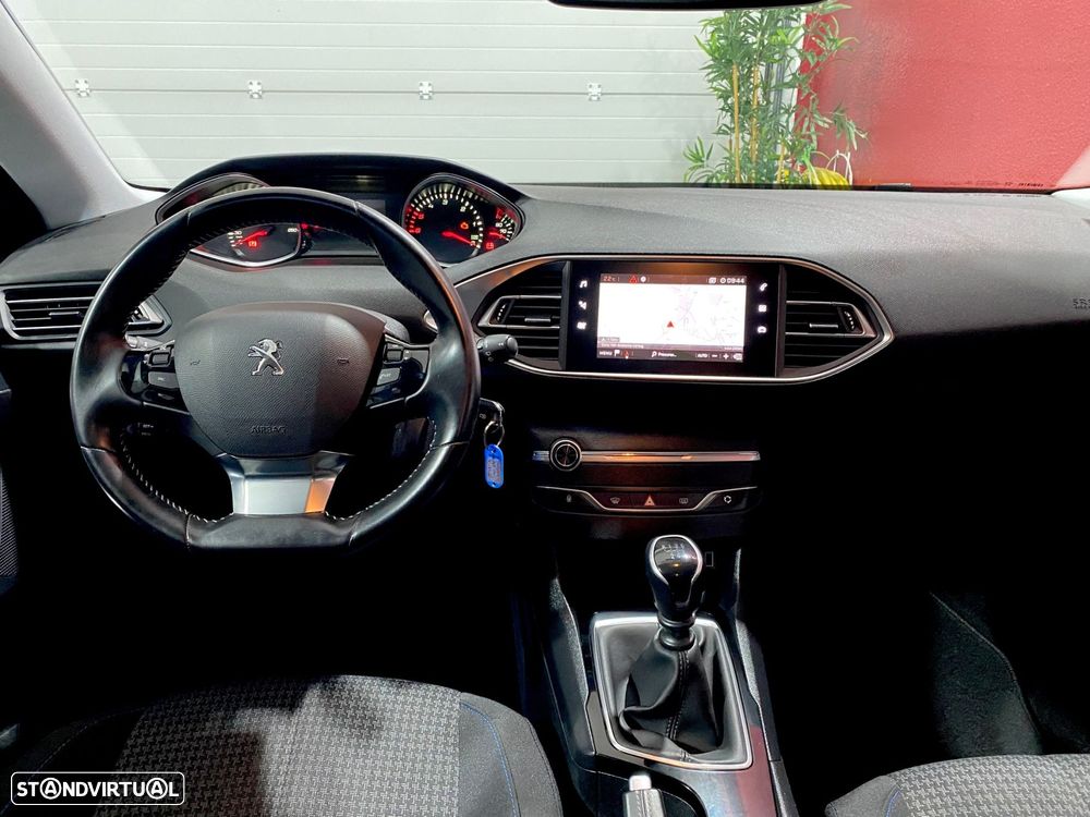 Peugeot 308 SW 1.5 BlueHDi Style - 23