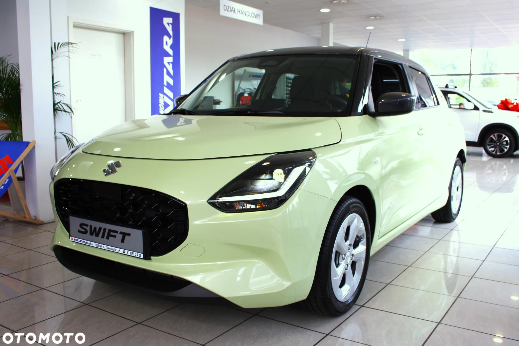 Suzuki Swift 1.2 Dualjet SHVS Premium Plus CVT - 2