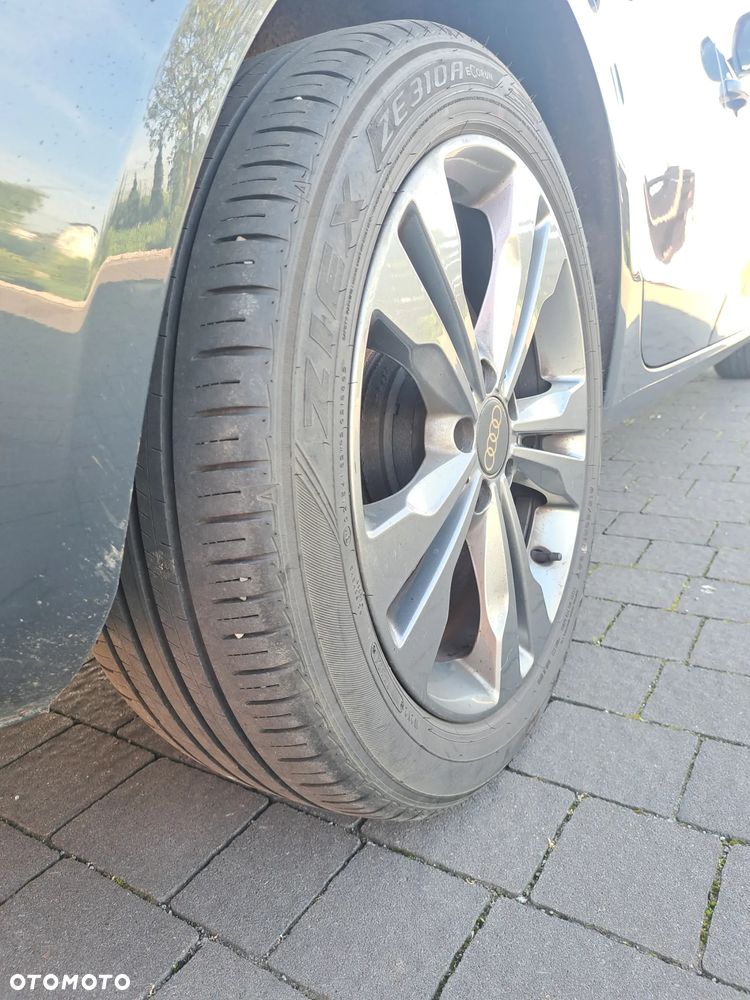 Audi A4 Limousine - 13