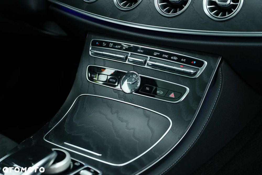 Mercedes-Benz Klasa E 220 d 4-Matic AMG - 22
