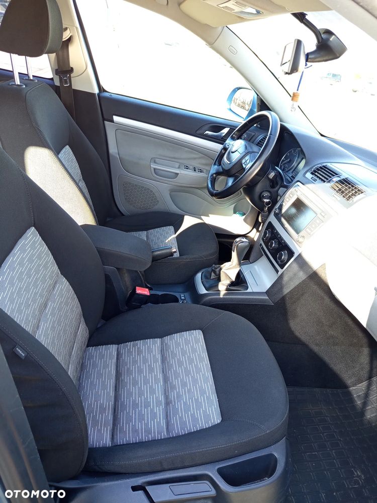 Skoda Octavia 1.6 Combi - 8