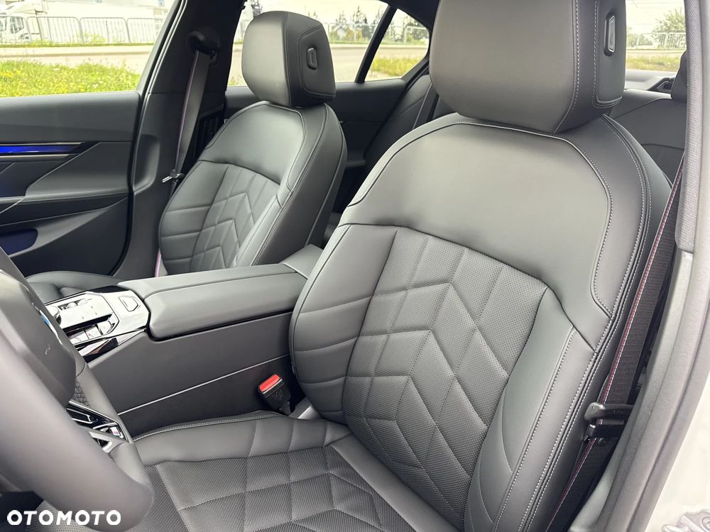 BMW Seria 5 520d xDrive mHEV M Sport Edition - 12