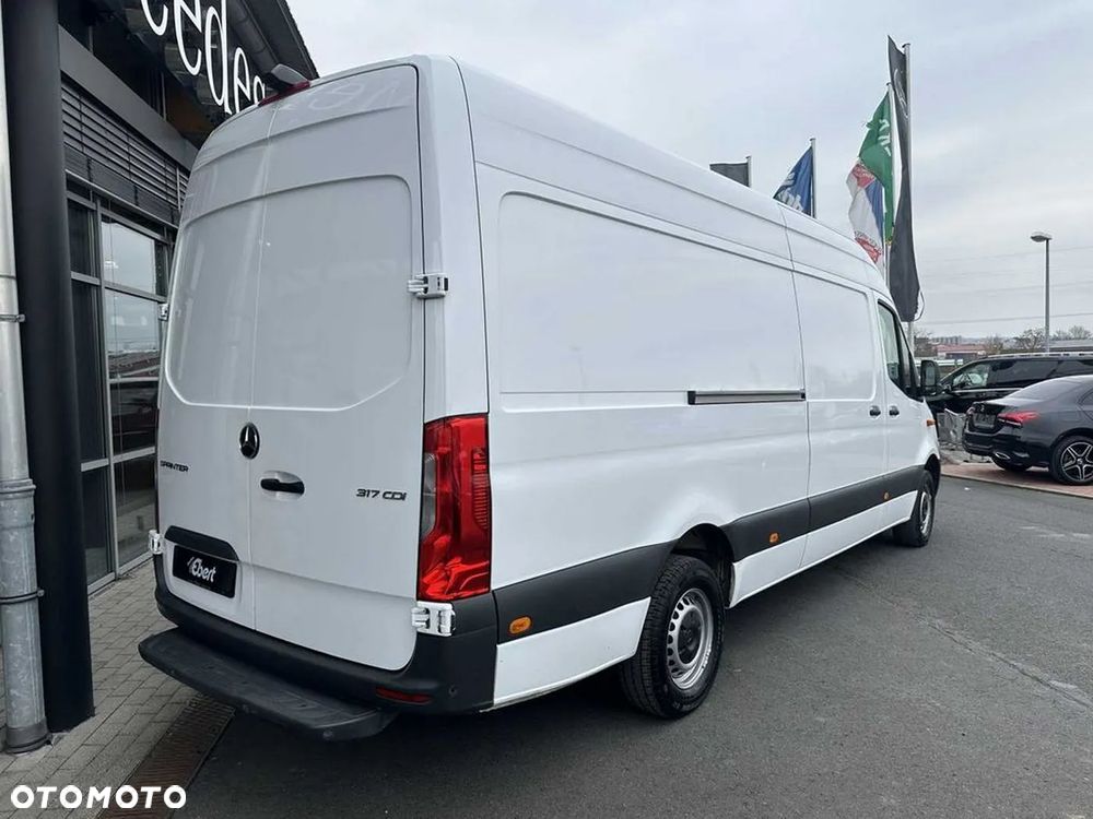 Mercedes-Benz Sprinter - 3