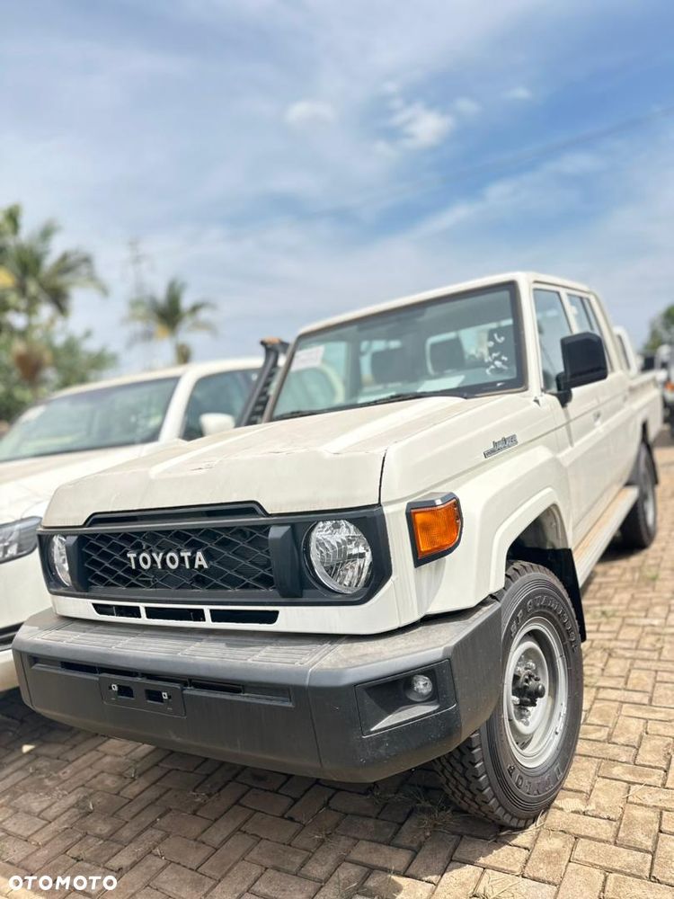 Toyota Land Cruiser - 14