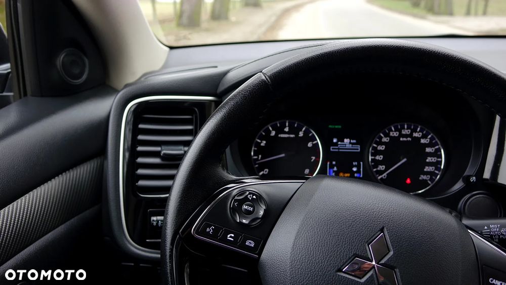 Mitsubishi Outlander 2.0 2WD Diamant - 15