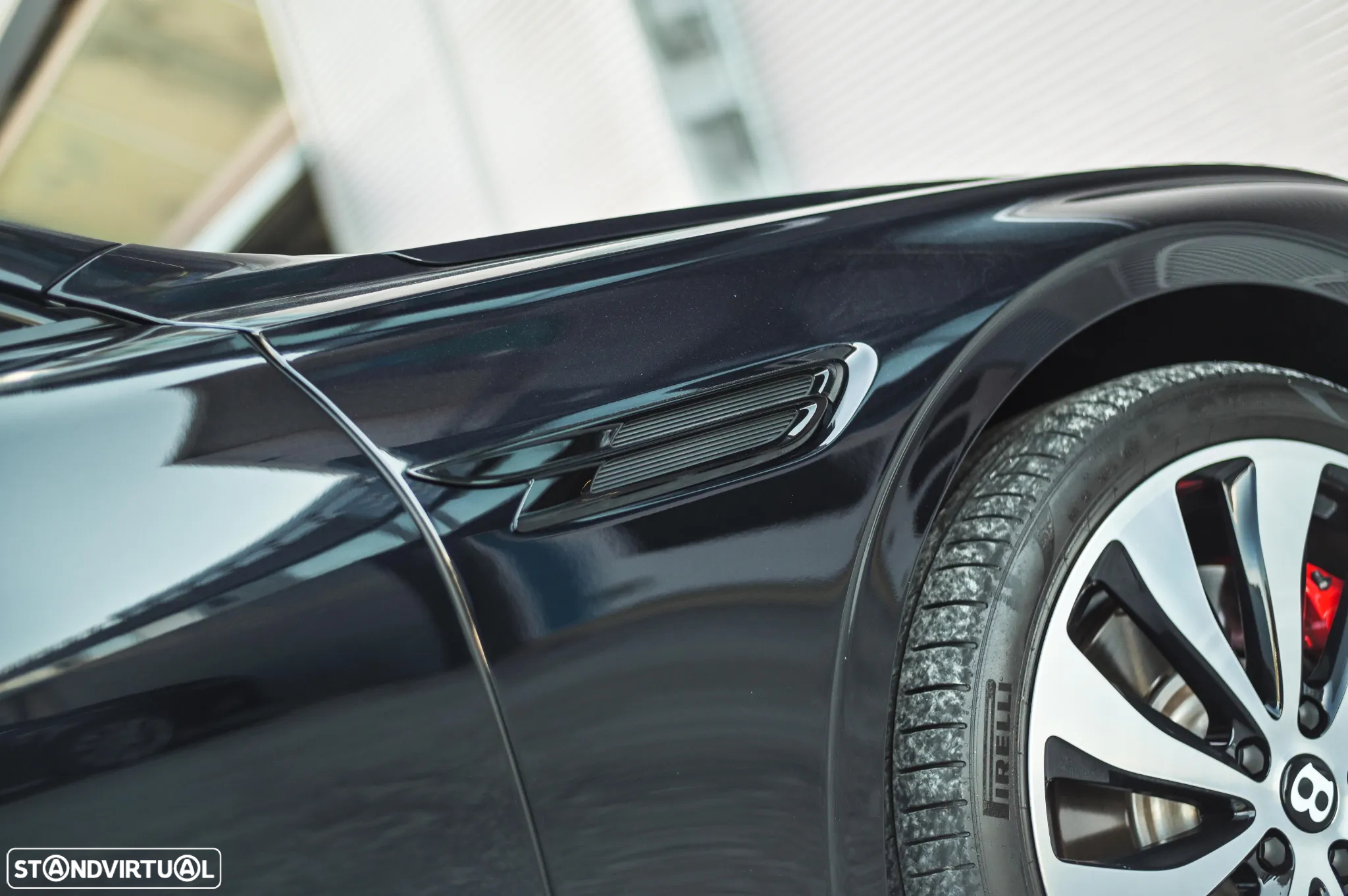 Bentley Flying Spur Hybrid - 12