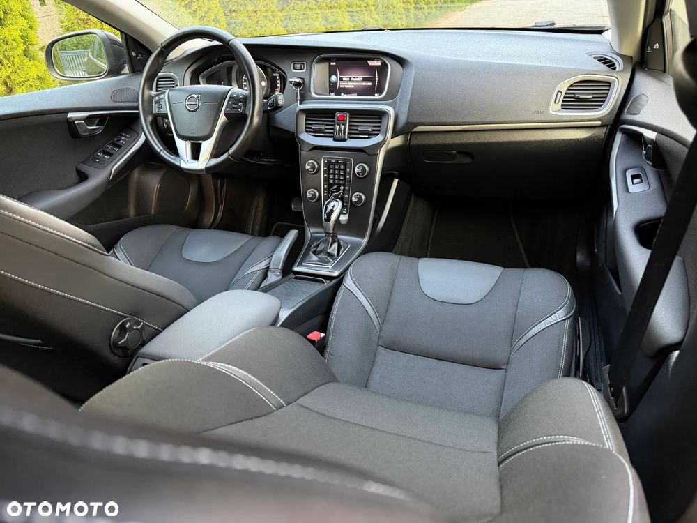 Volvo V40 D2 Geartronic Momentum - 25