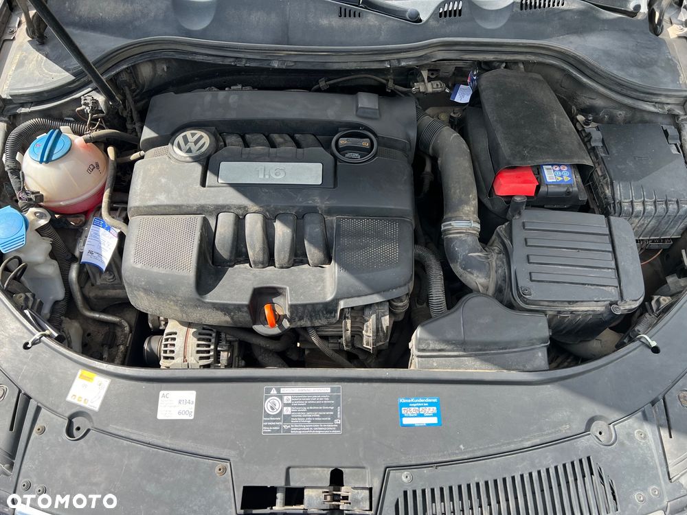 Volkswagen Passat 1.6 Trendline - 9