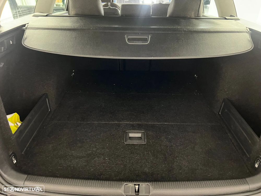VW Passat Variant 2.0 TDI DSG Highline - 10
