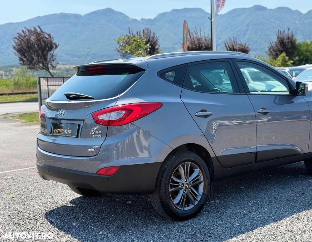 Hyundai ix35 2.0 CRDI 4WD Fifa World Cup Gold Edition - 28