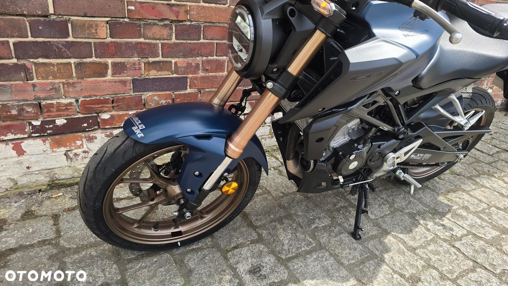 Honda CB - 4