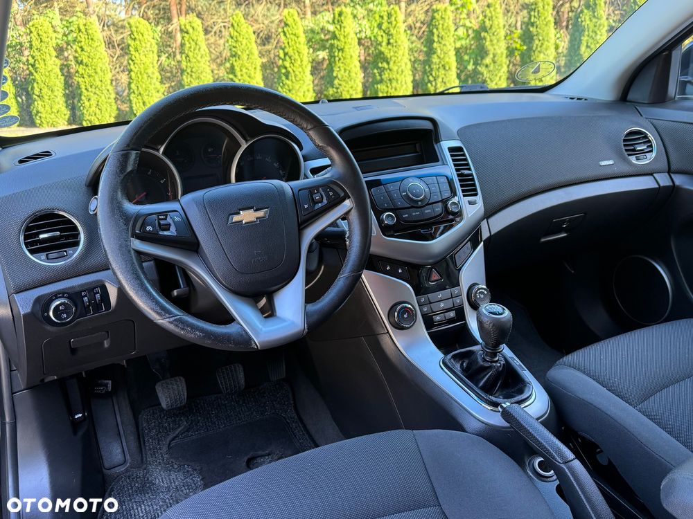 Chevrolet Cruze 1.8 LT - 30