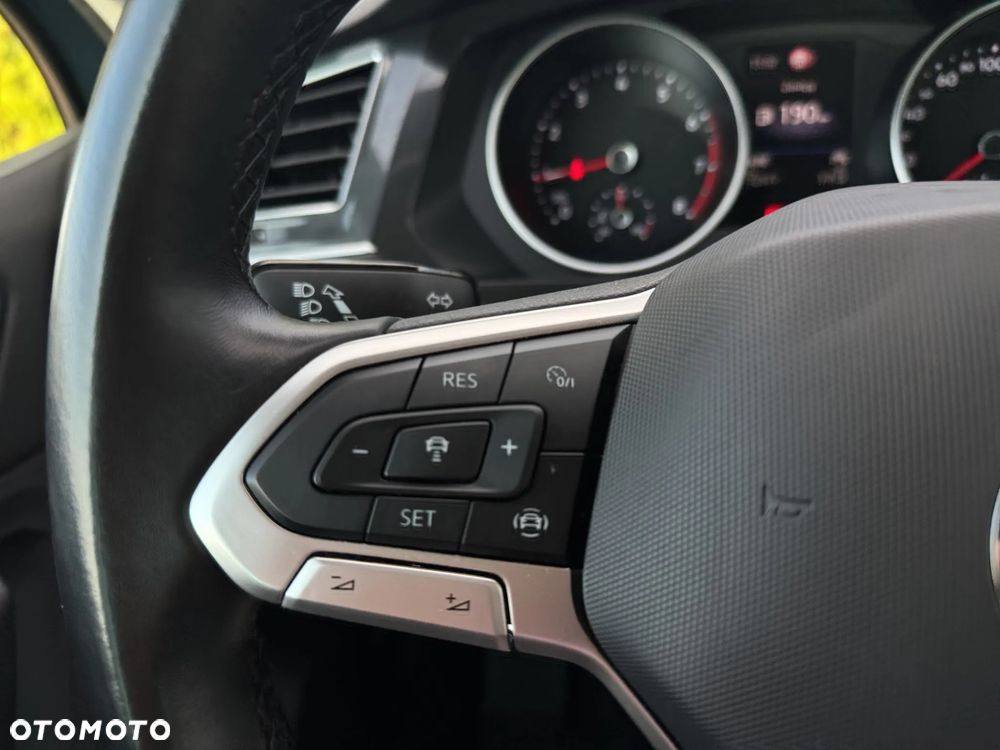 Volkswagen Tiguan - 17