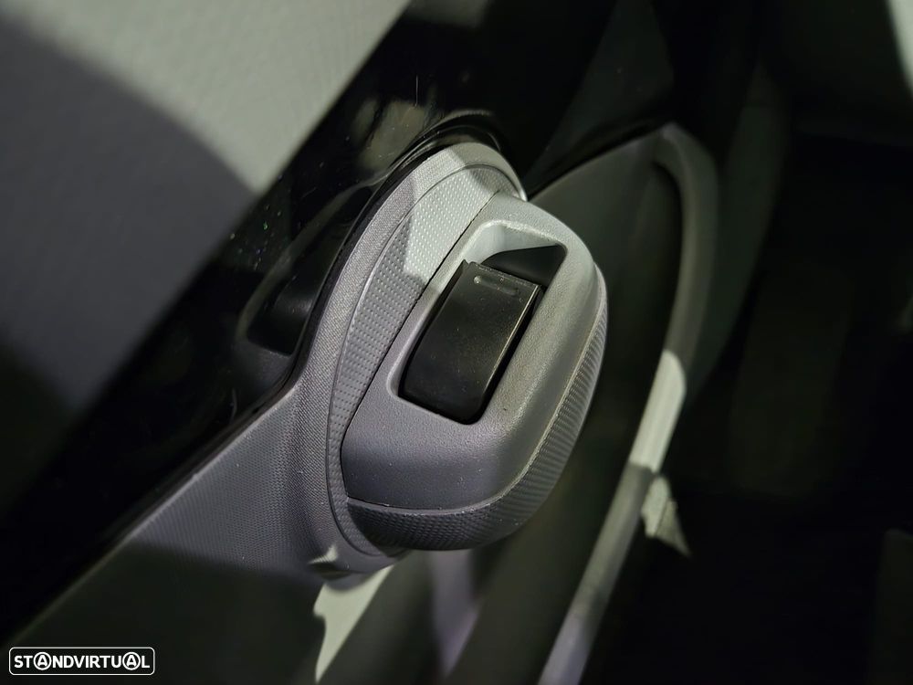 Peugeot 107 1.0 Urban - 19