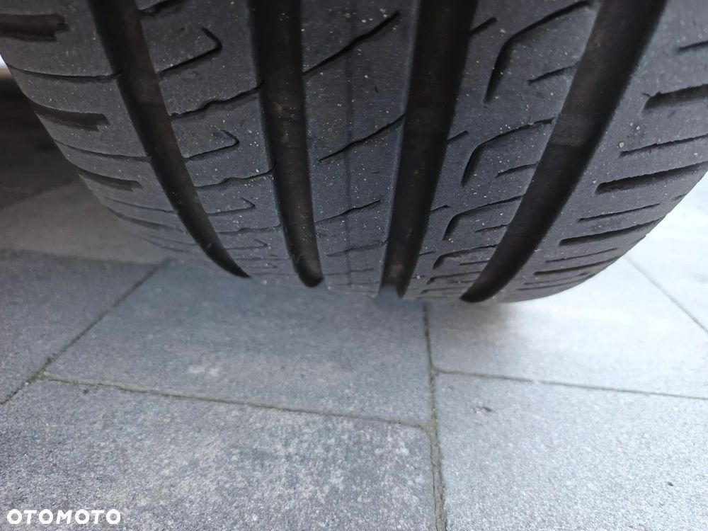 BMW Seria 5 525d xDrive Touring - 12