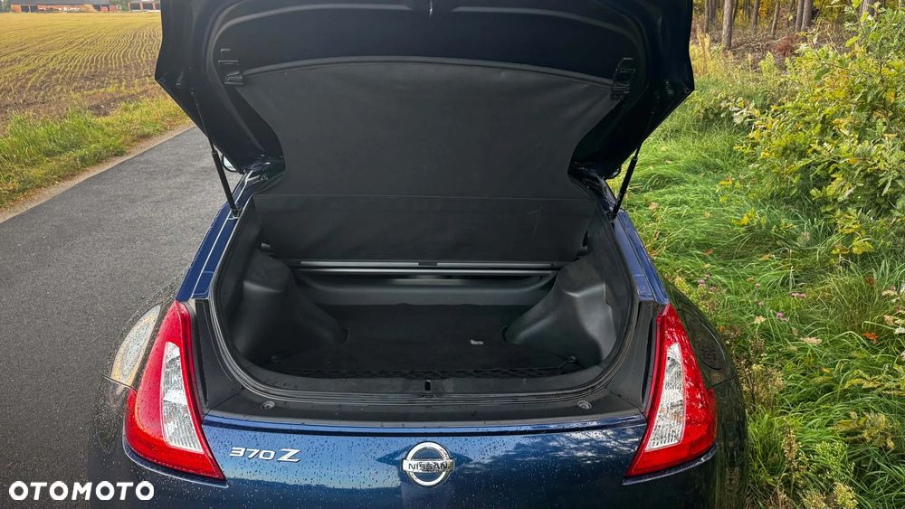Nissan 370 Z - 16