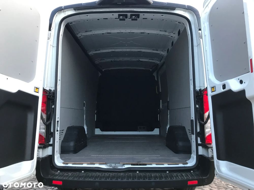 Ford Transit - 12