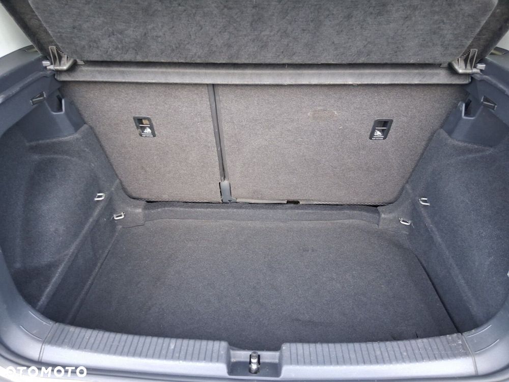 Volkswagen T-Cross - 24