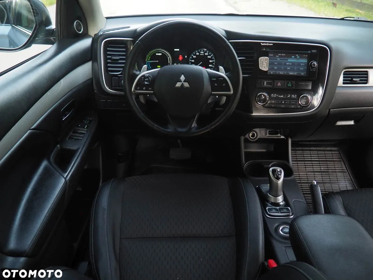 Mitsubishi Outlander 2.0 4WD Plug-In Hybrid - 6