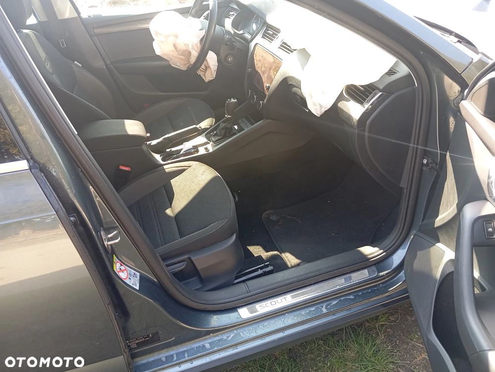 Skoda Octavia 2.0 TSI 4x4 DSG Scout - 13