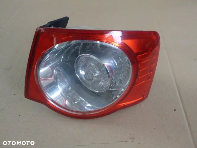 LAMPA PRAWY TYŁ PRAWA TYLNA VOLKSWAGEN JETTA V 05-10 - 1
