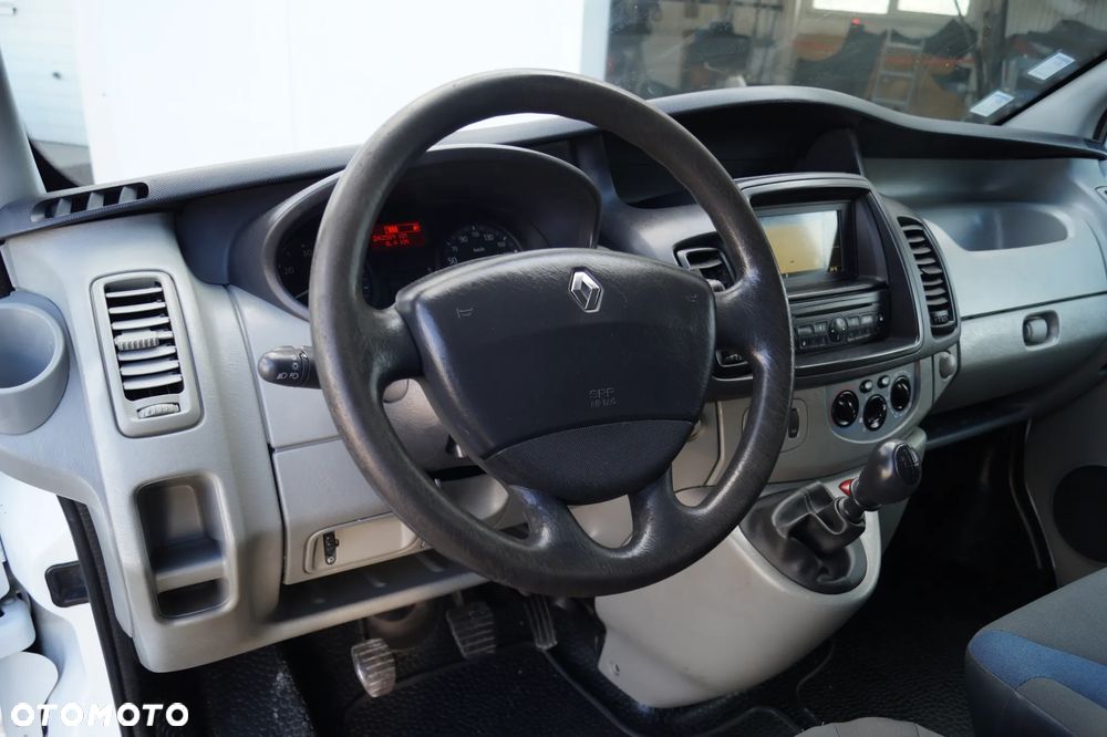 Renault Trafic - 23