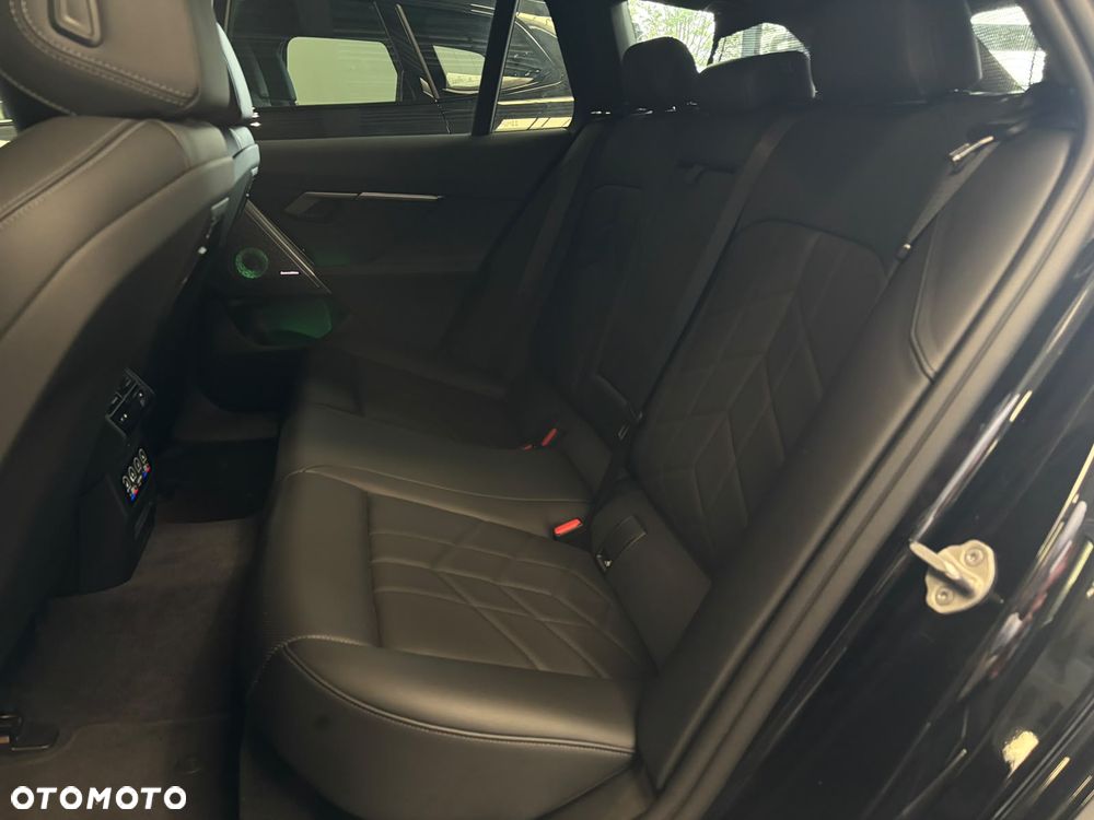 BMW Seria 5 540d xDrive mHEV M Sport - 22