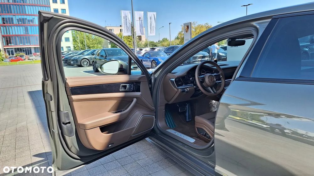 Porsche Panamera 4 E-Hybrid - 15