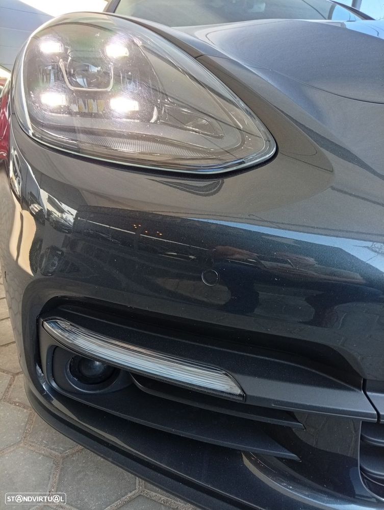 Porsche Panamera Sport Turismo 4 E-Hybrid Platinum Edition - 3