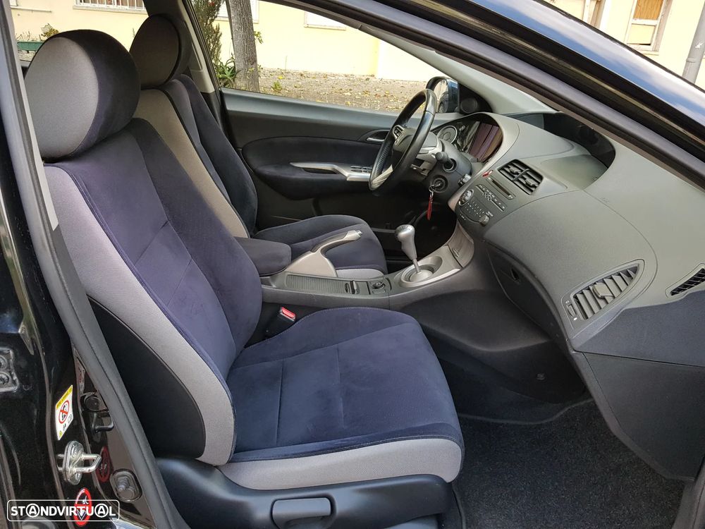 Honda Civic 1.8 Sport - 37