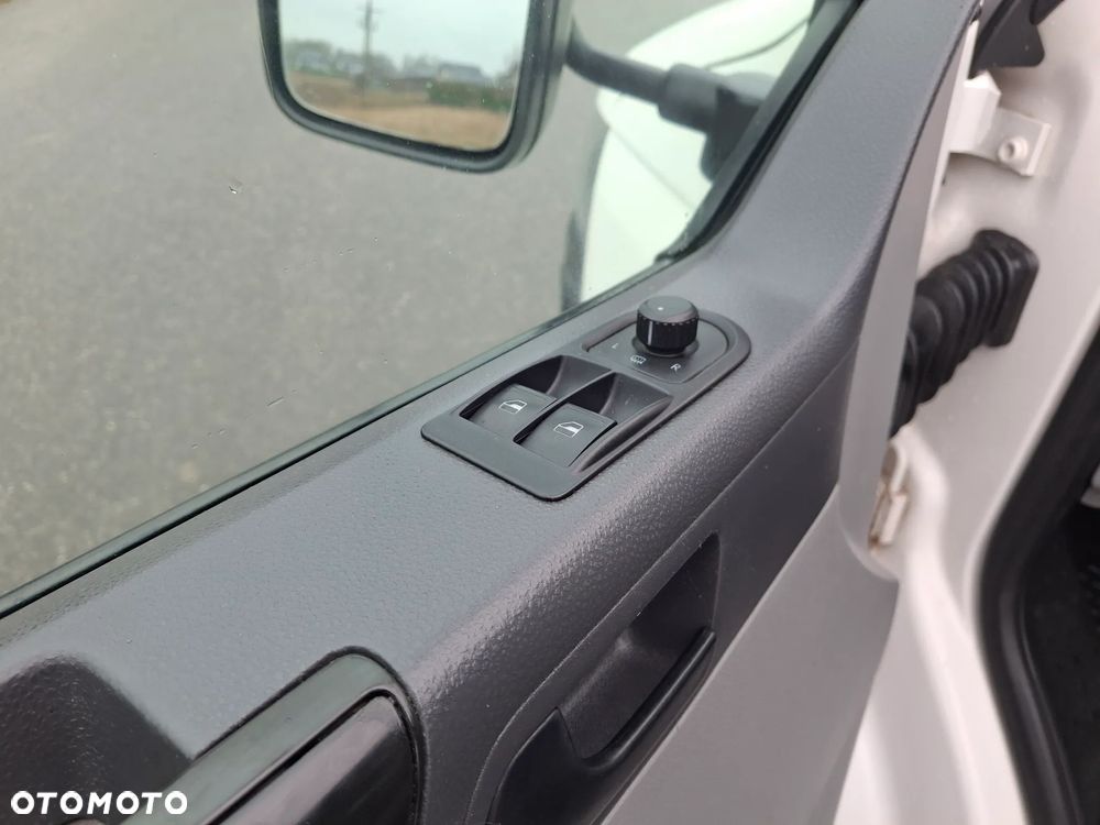 Volkswagen TRANSPORTER T5 - 10