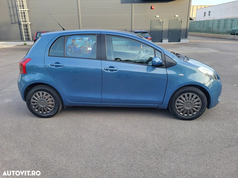 Toyota Yaris 1.3 Aut Luna - 11