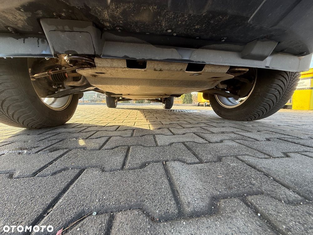 Suzuki Grand Vitara 2.4 De Luxe - 21