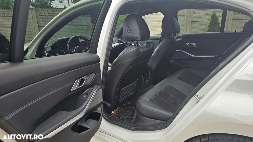 BMW Seria 3 320i xDrive AT - 16