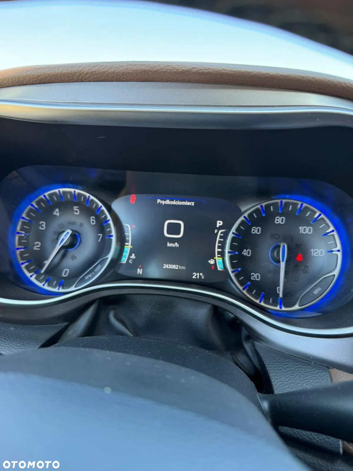 Chrysler Pacifica - 17
