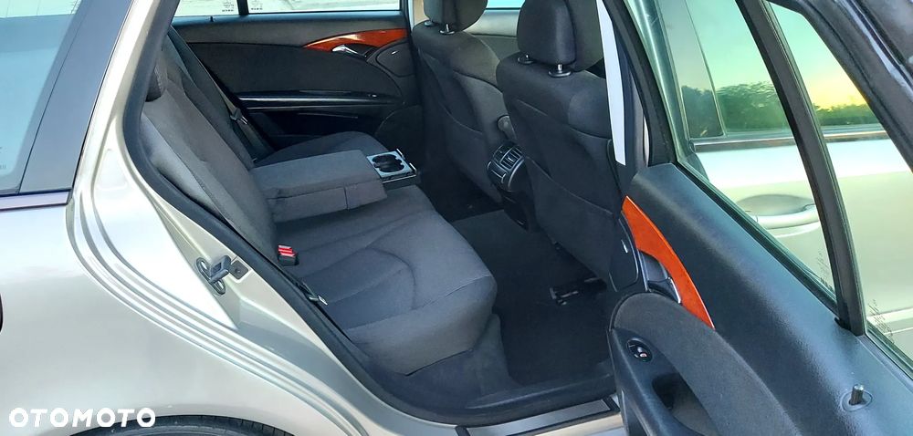Mercedes-Benz Klasa E 200 Kompressor Avantgarde - 33