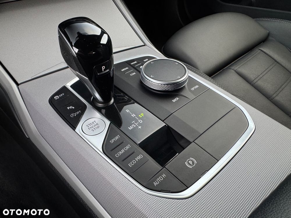 BMW Seria 3 320i GPF Sport Line Sport - 29